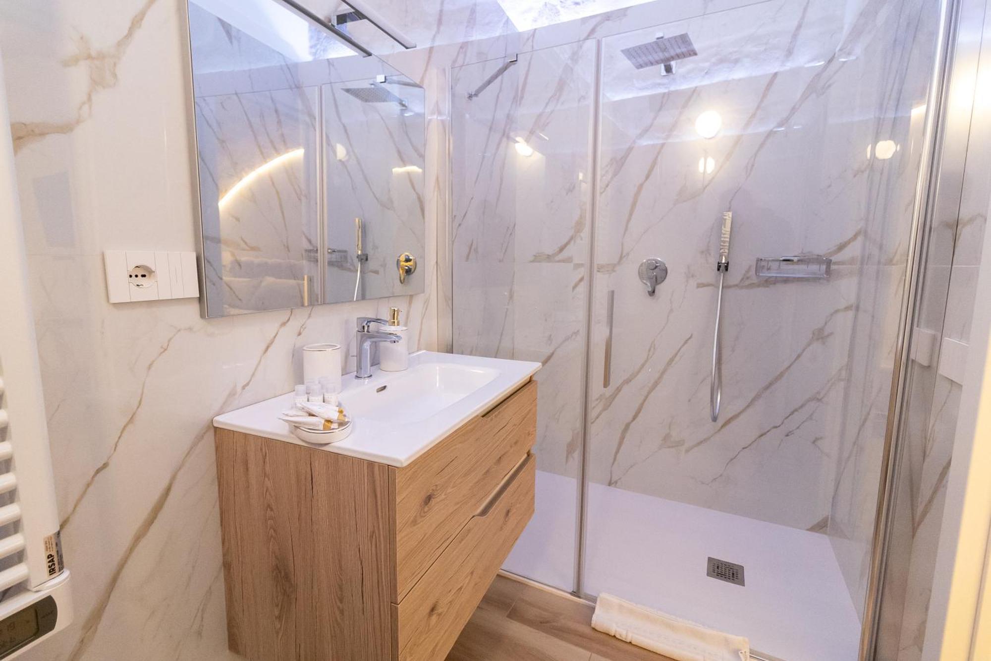 Carola Luxury Room Bari Exterior foto